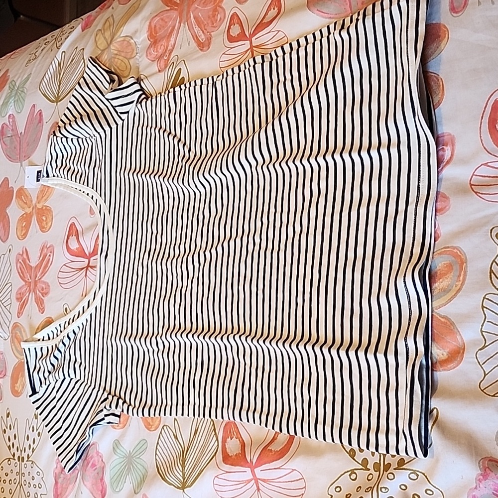 Old navy black and white stripes